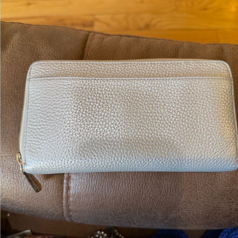 Chic Metallic Clutch Bag - Picture 2 of 11
